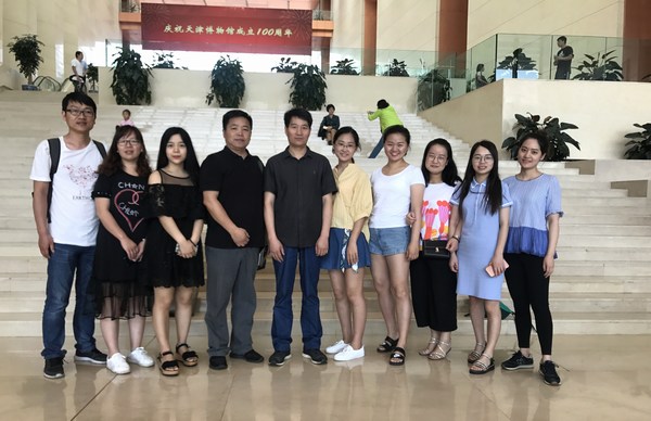 永利23411集团艺术硕士（美术）研究生赴中国美术馆开展专题艺术实践教学.jpg