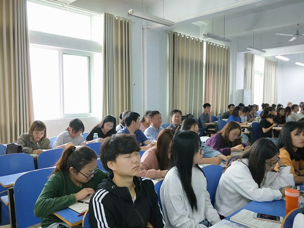 陈登报深入永利23411集团听课.jpg